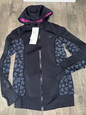 Roxy Black Hooded Wetsuit Jacket with Navy Floral Panels and Pink Lining